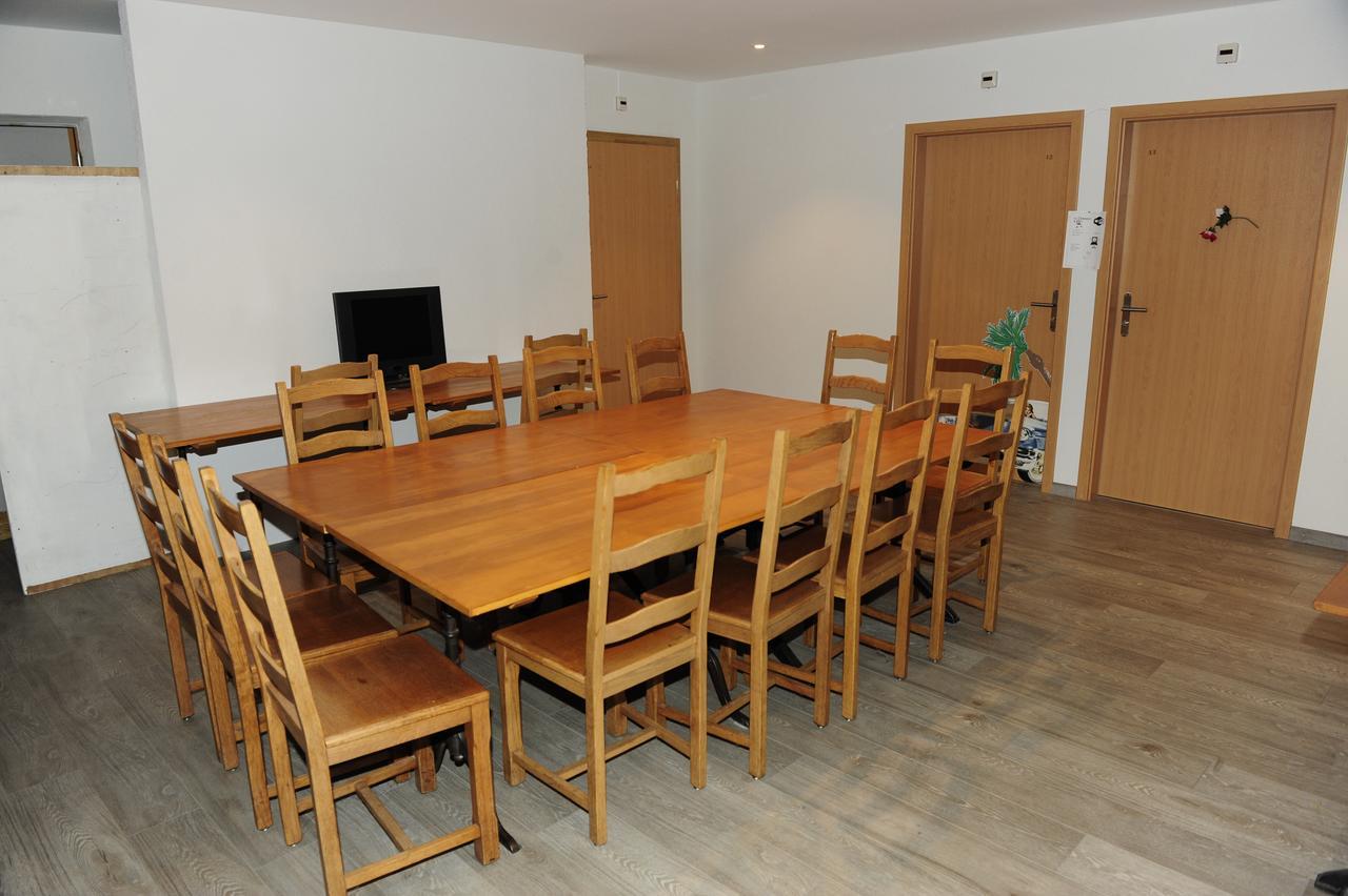Hotel Restaurant Au Chasseur Orbe 외부 사진